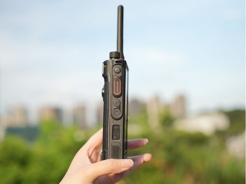 遨游M6 Pro双模智能DMR对讲机 AI降噪与北斗定位的通信革命